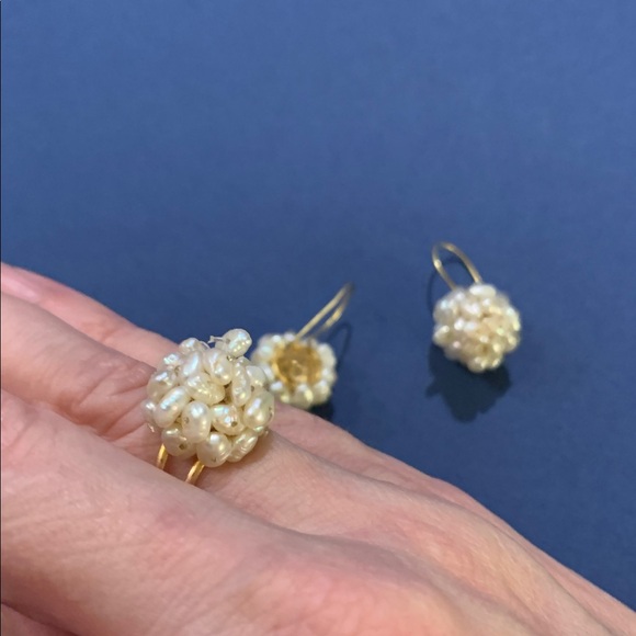 Vintage mini freshwater Pearl w gold wire (gold plate?) 1” Earrings & sz7 ring - Picture 2 of 8